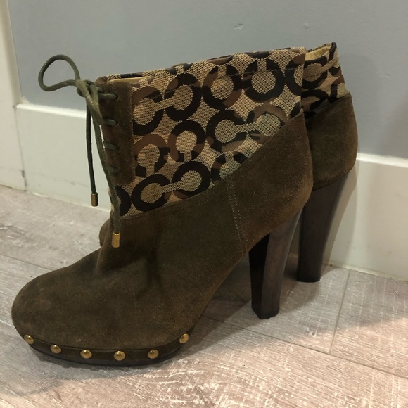 ADORABLE Coach Heeled Boot - Picture 2 of 5